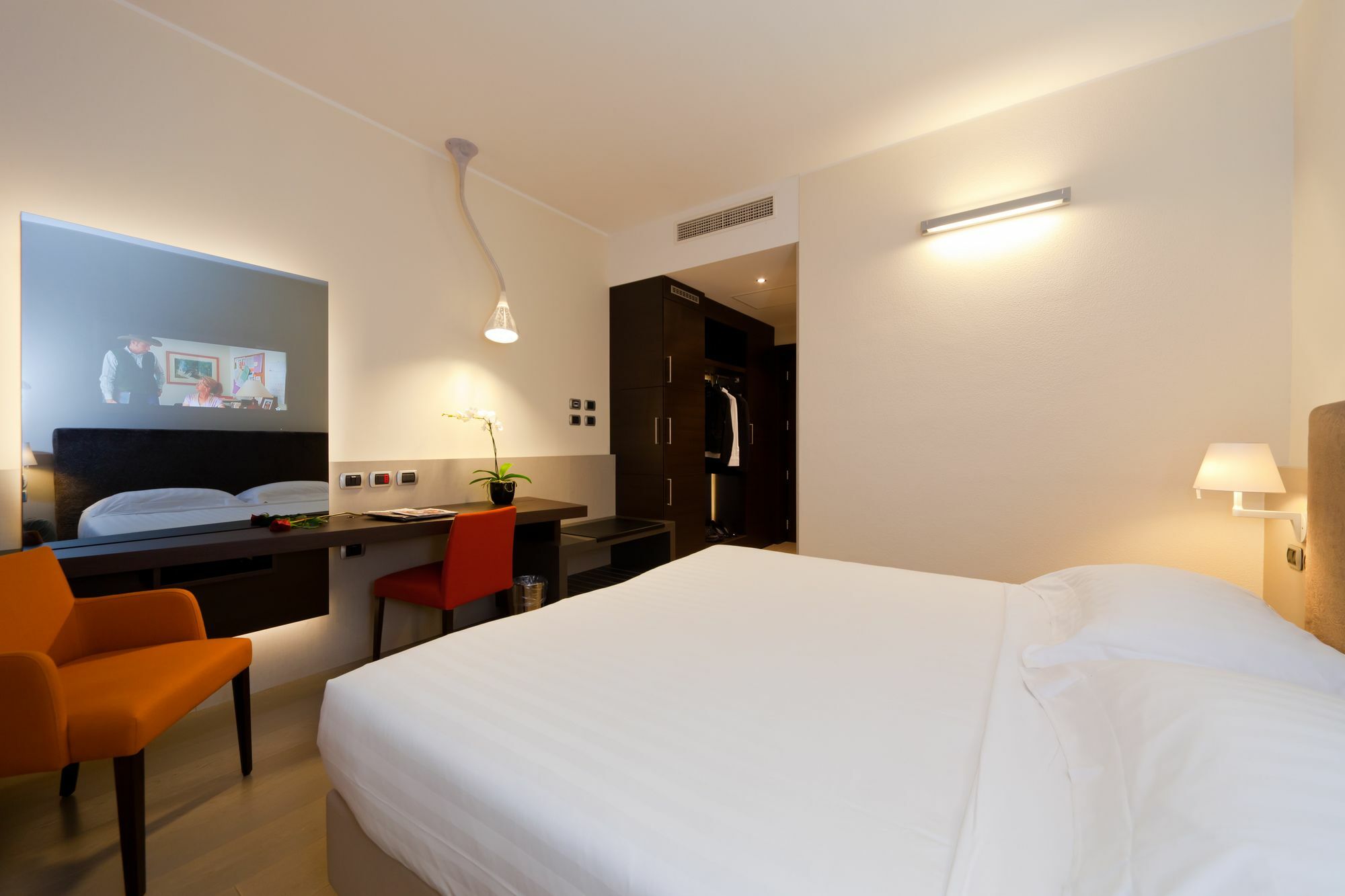Rmh Modena Des Arts Hotel Ngoại thất bức ảnh