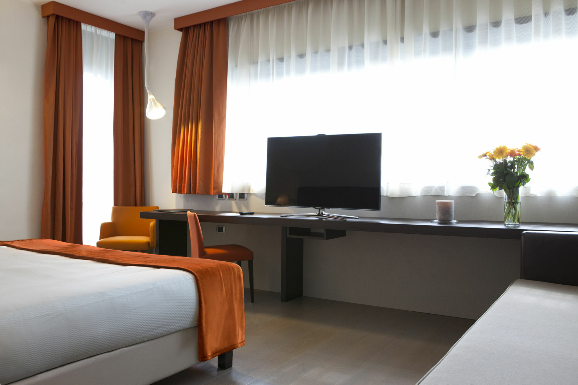 Rmh Modena Des Arts Hotel Ngoại thất bức ảnh